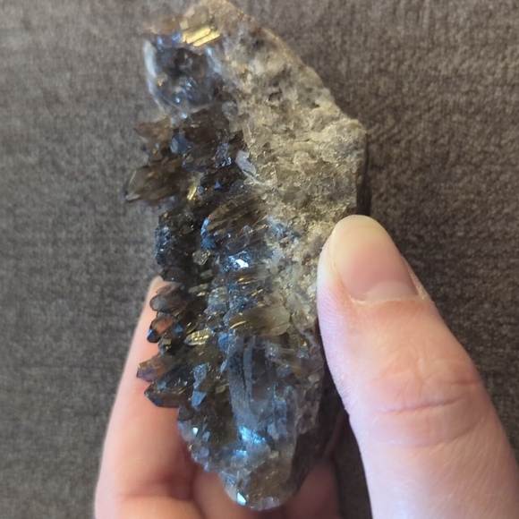 Smokey raw specimen - Picture 1 of 3